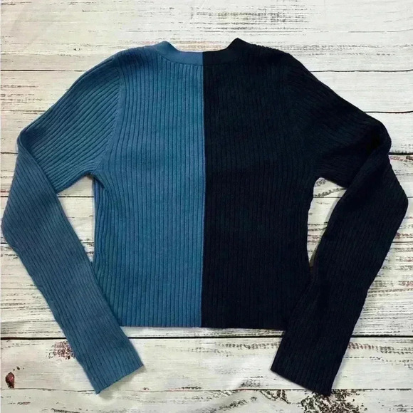 Steve Madden Black and Blue Knit Sweater New with tags. Small. - Picture 6 of 6